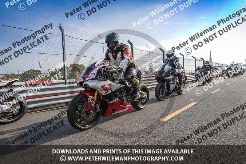donington no limits trackday;donington park photographs;donington trackday photographs;no limits trackdays;peter wileman photography;trackday digital images;trackday photos